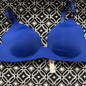 NWT Victoria’s Secret T-Shirt Bra